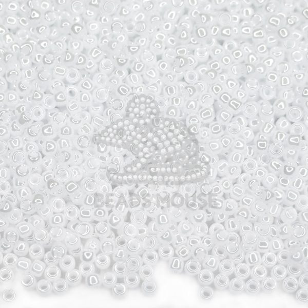 TOHO Beads 121 Opaque White Luster 11/0 beads mouse
