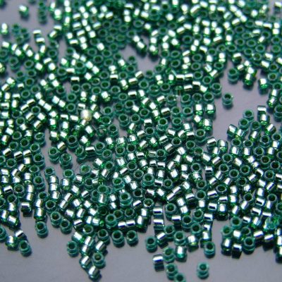 2.5'' Tube 2202 Silver Lined Transparent Green Toho Treasure Seed Beads 11/0 1.7mm Michael's UK Jewellery
