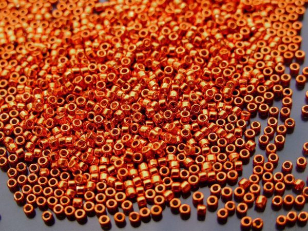 Seed Beads TOHO Treasure PF562 PermaFinish Galvanized Saffron 11/0 beads mouse
