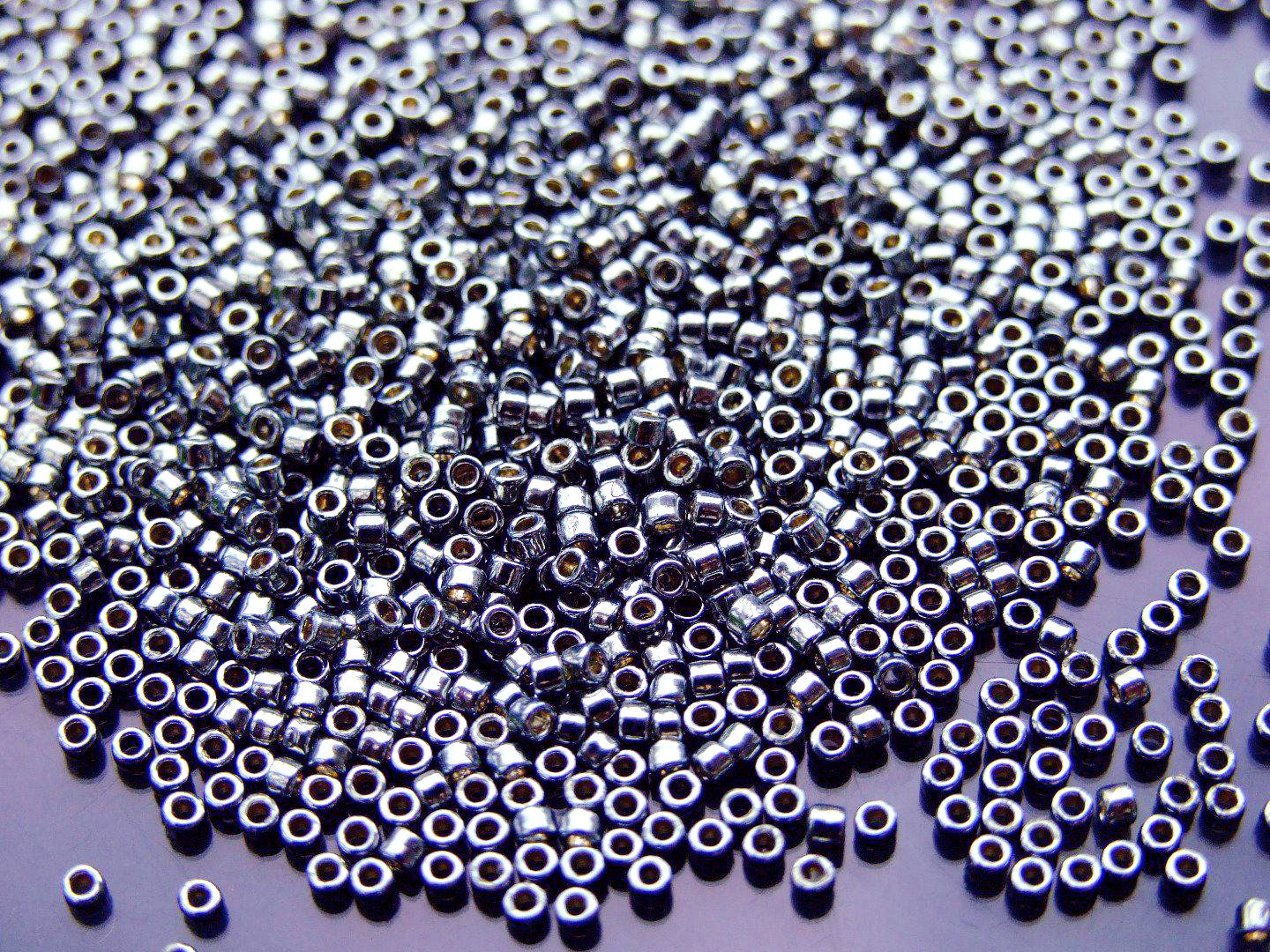 2-5-Tube-PF565-PermaFinish-Galvanized-Blue-Slate-Toho-Treasure-Seed-Beads-11-0-1-7mm-BEADSMOUSE.CO.UK