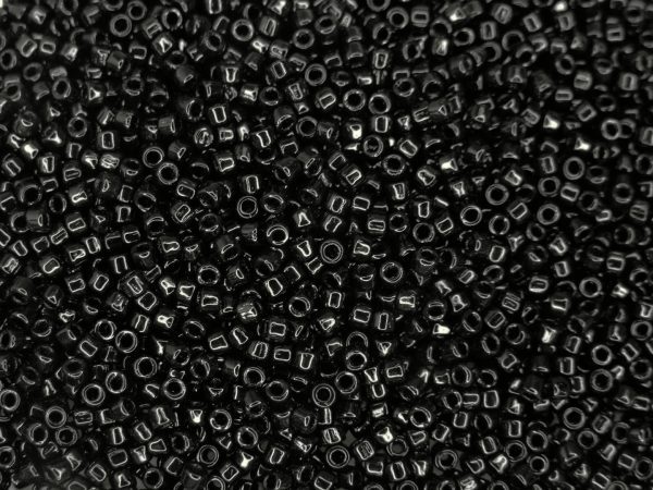 5g Jet MATUBO Cylinder Seed Beads 10/0 2.1mm Michael's UK Jewellery