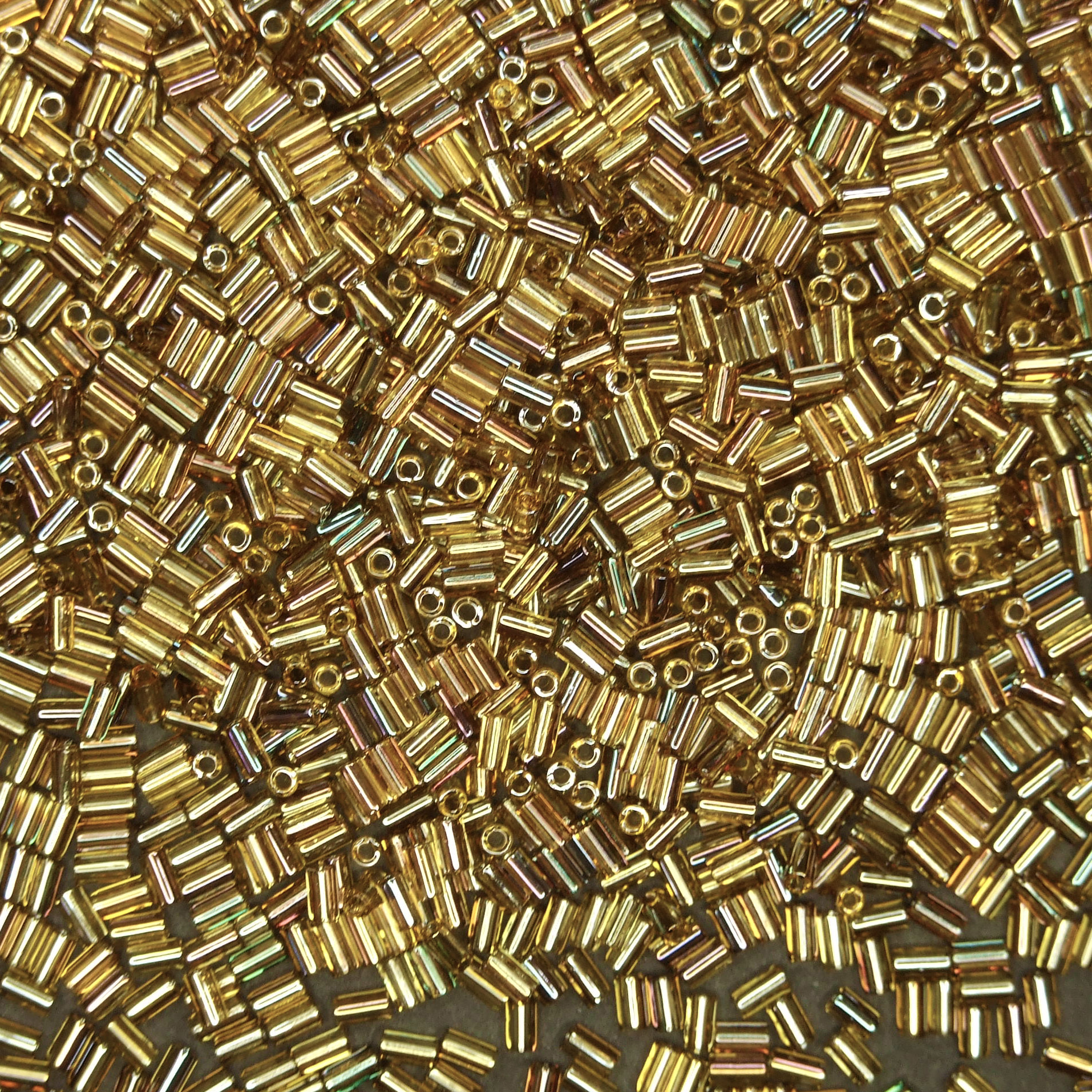 TOHO Bugle Seed Beads Y873 HYBRID Twilight Topaz 3mm beads mouse