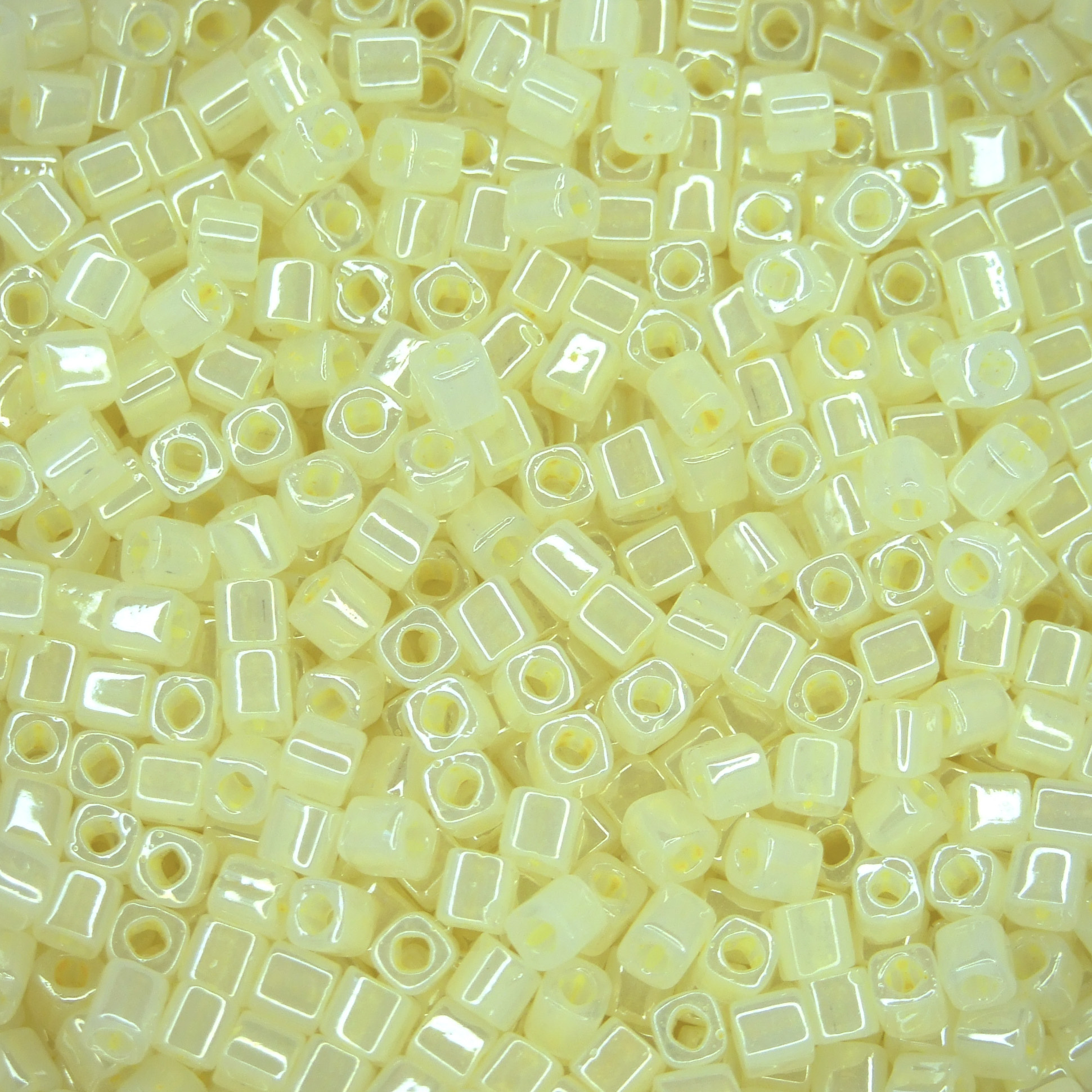 TOHO Cube Beads 142 Ceylon Banana Cream 4mm beadsmouse.co.uk