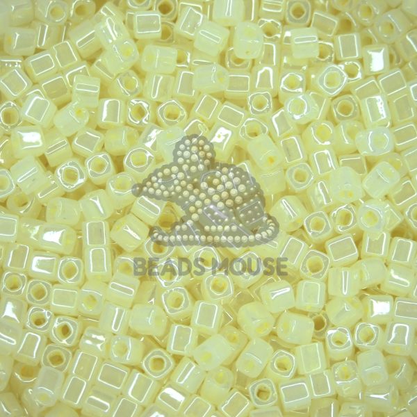 TOHO Cube Beads 142 Ceylon Banana Cream 4mm beadsmouse.co.uk