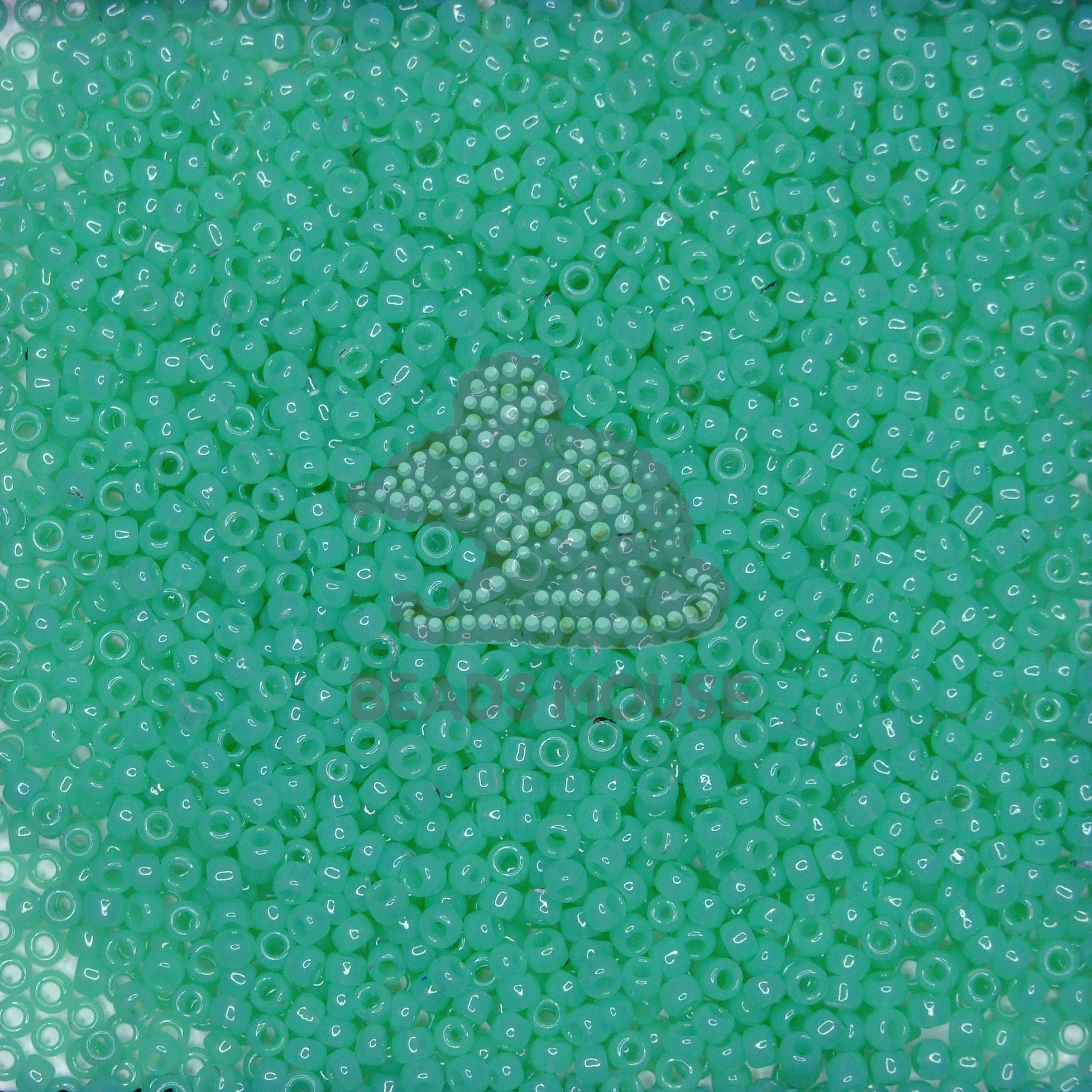 TOHO Seed Beads 1144 Milky Kiwi beads mouse
