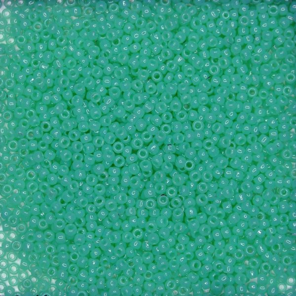 TOHO Seed Beads 1144 Milky Kiwi beads mouse