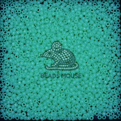 TOHO Seed Beads 1144 Milky Kiwi 8/0