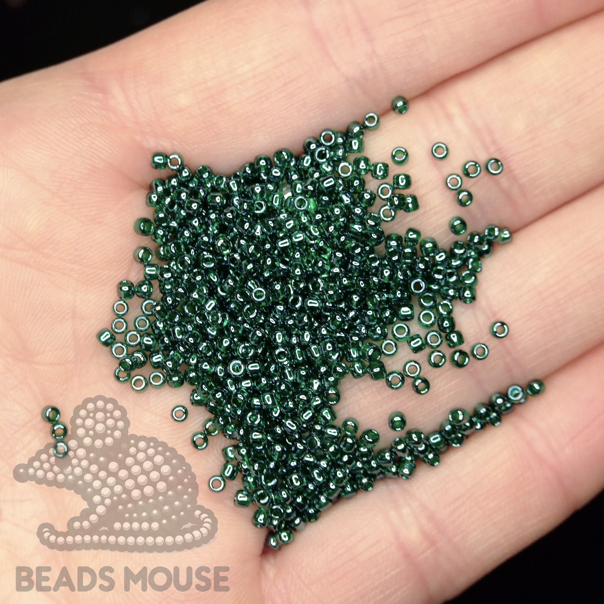 TOHO Seed Beads 118 Transparent Green Emerald Luster beadsmouse.co.uk