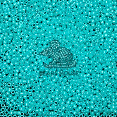 TOHO Seed Beads 132 Opaque Turquoise Luster beads mouse