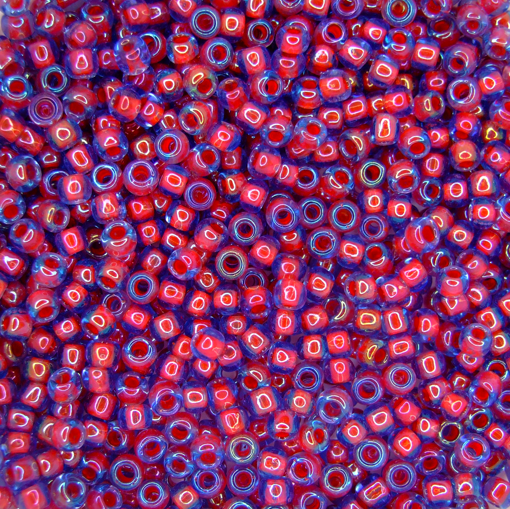 TOHO Seed Beads 304 Inside Color Light Sapphire Hyacinth Lined beadsmouse.co.uk