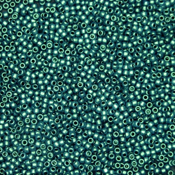 TOHO Seed Beads Y614 HYBRID Metallic Suede Light Green 8/0 - Image 3
