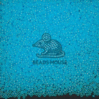 TOHO Seed Beads Y619 HYBRID Sueded Gold Transparent Aquamarine beads mouse