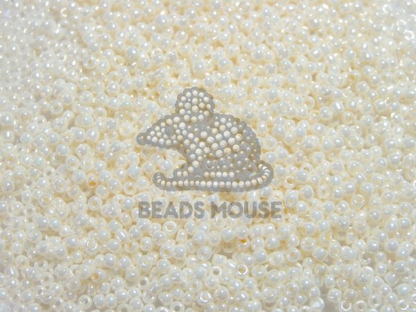 20g TOHO Beads 122 Opaque Navajo White Luster 11/0 beads mouse
