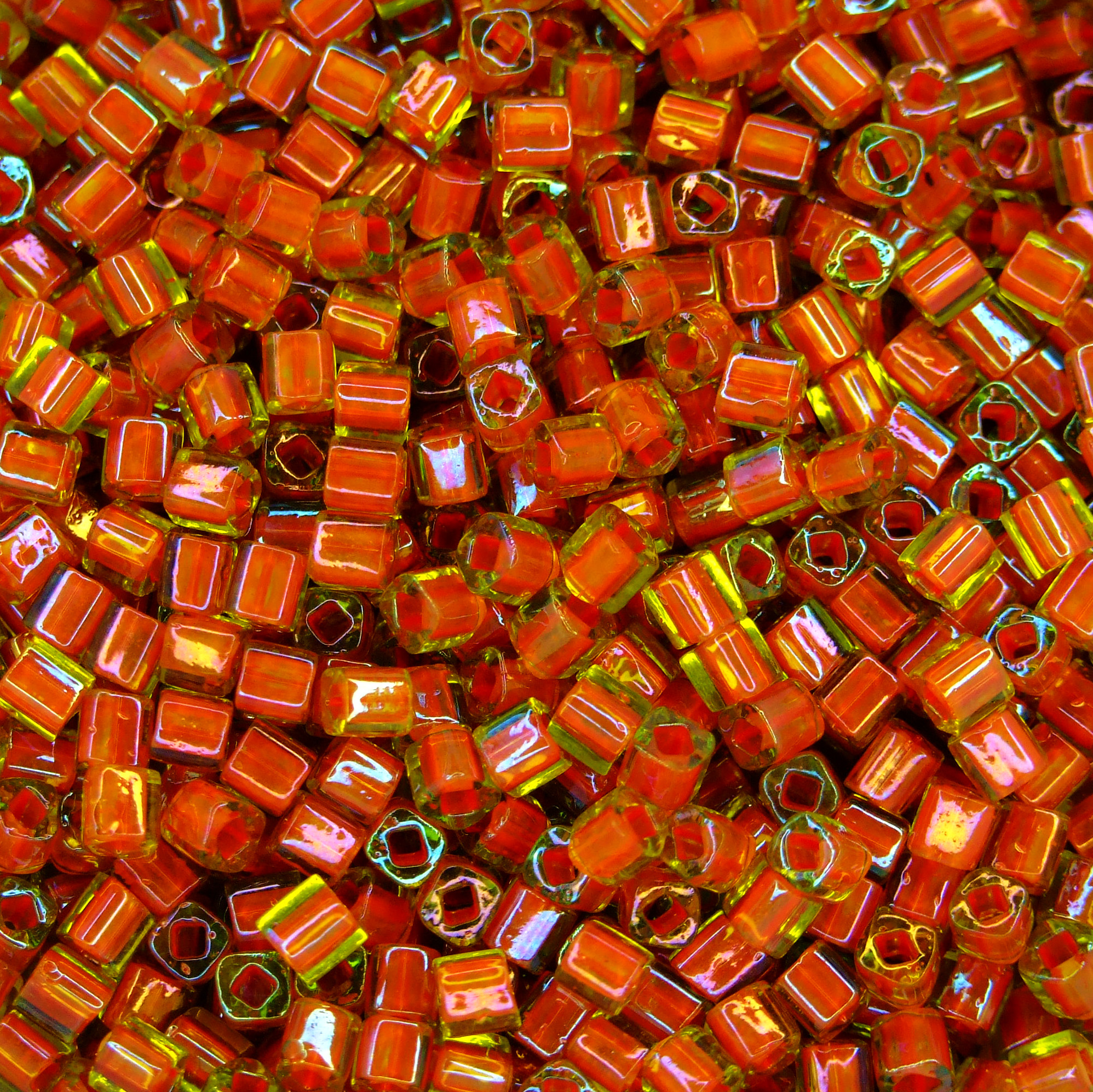 TOHO Cube Beads 303 Inside Color Jonquil Hyacinth Lined 4mm beadsmouse.co.uk